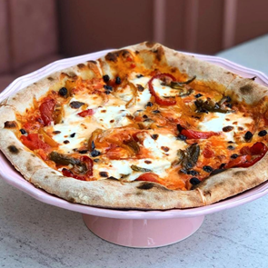 Η πίτσα του Etien έφτασε στην πλατεία Βραζιλίας