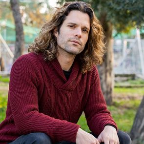 O Νικόλας Μπράβος δεν αφήνει τίποτα στην τύχη