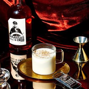 Η ιστορία και η συνταγή του Milk Punch