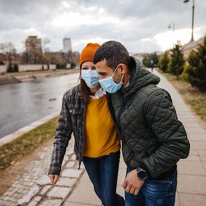 Κορονοϊός: Νέο μαύρο ρεκόρ με 8.613 κρούσματα