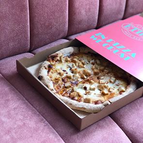 Για πίτσα στο Etien