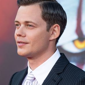 Πώς να φορέσεις το ριγέ κοστούμι