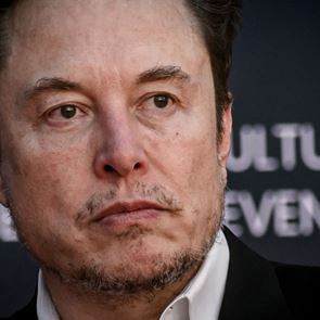 Το αυτοκίνητο της Apple &#39;πέθανε&#39; και ο Elon Musk &#39;πενθεί