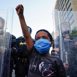 Black Lives Matter: Φωτογραφίες από τις διαδηλώσεις σε όλο τον κόσμο