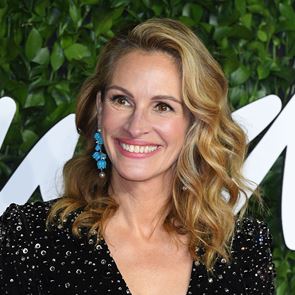 Πώς η Julia Roberts κατάφερε να αμείβεται το ίδιο με τους άνδρες ηθοποιούς