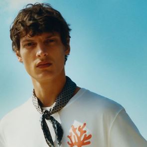 To must have T-shirt των Zara γι&#39; αυτό το καλοκαίρι