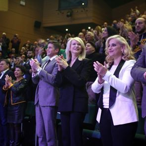 Κίνημα Δημοκρατίας: Ένα κόμμα ιδεολογικό super market