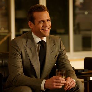 Διαχρονικά μαθήματα στυλ από τον Harvey Specter του Suits