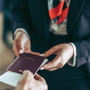 Το μυστήριο του Ρώσου που έφτασε στο Λος Άντζελες χωρίς εισιτήριο και διαβατήριο