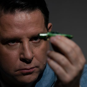 Ο Δημήτρης Μυλωνάς θεωρεί ότι το θέατρο έβγαλε τα μάτια του, σαν άλλος Οιδίποδας