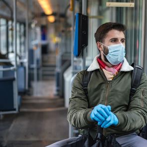 Κορονοϊός: Συναγερμός με 8.100 νέα κρούσματα