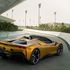 Η <em>Ferrari</em> SF90 Spider είναι το πιο extreme convertible