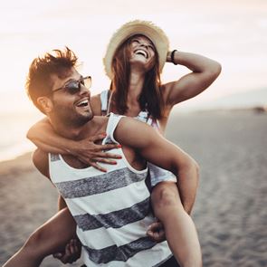 Ποια είναι η πιο ελκυστική ηλικία για τους άνδρες και ποια για τις γυναίκες