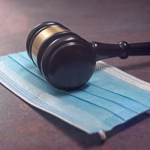 Τι θα γίνει με τις εκκρεμείς δικαστικές υποθέσεις εν μέσω &lt;em>πανδημίας&lt;/em>