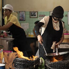 Το Street Food του <em>Netflix</em> κρατά ζωντανό το πνεύμα του Anthony Bourdain