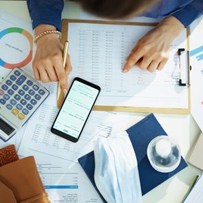 Οι δύο φόροι της &lt;em>πανδημίας&lt;/em> και πώς θα διευθετηθούν