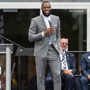 I Promise School: Ο LeBron είναι σίγουρα κάτι παραπάνω από ένας αθλητής