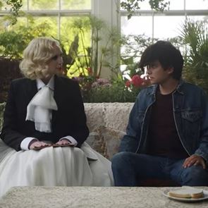 Peter Strickland, τι κοινό έχουν ο Σάκης Ρουβάς και ο Μάκης Παπαδημητρίου