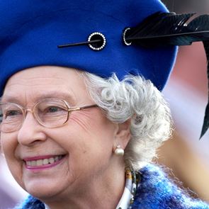 Το ολόχρυσο Nintendo Wii της Βασίλισσας Ελισάβετ βγαίνει στο σφυρί