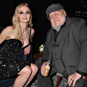 Πιο κοντά από ποτέ η έκδοση του νέου βιβλίου του &lt;em>Game&lt;/em> &lt;em>of&lt;/em> &lt;em>Thrones&lt;/em>