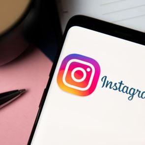 Αλλάζοντας το φόντο των stories στο Instagram βήμα βήμα