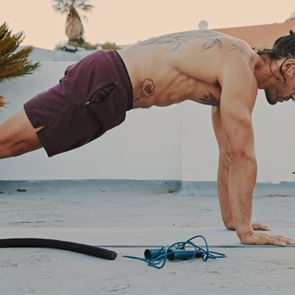 Η 9λεπτη HIIT &lt;em>προπόνηση&lt;/em> για πελώρια δύναμη