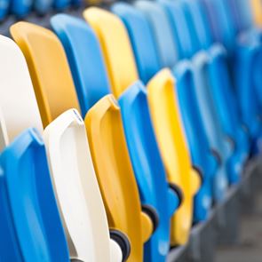 Γήπεδα με κάμερες παντού και φιλάθλους χωρίς &#39;αξεσουάρ&#39; ζητά η ελληνική αστυνομία