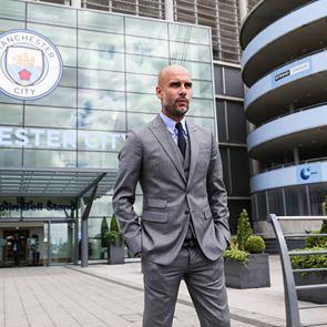 Όταν ο Pep Guardiola έγινε μοντέλο για τον Antonio Miró