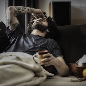 Οδηγός επιβίωσης από το πρωτοχρονιάτικο hangover