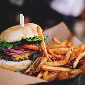 Η προετοιμασία του τέλειου <em>burger</em>