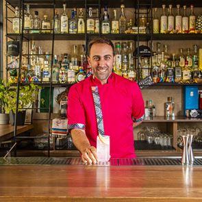 Ο αθηναϊκός ναός της τεκίλας που βρίσκεται στα καλύτερα μπαρ του κόσμου (και) για το 2025