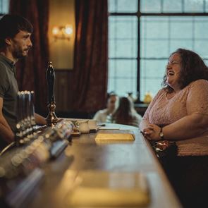 5 σειρές του &lt;em>Netflix&lt;/em> για να δεις αν σου άρεσε το Baby Reindeer