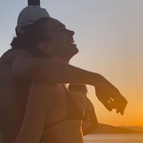 Dua Lipa και Romain Gavras μαζί στην Ελλάδα