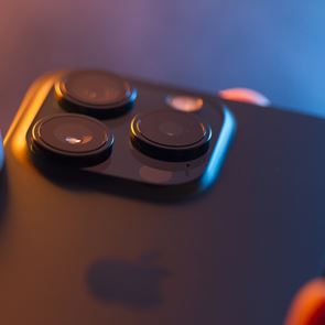 Στο μέλλον, οι οθόνες των <em>iPhone</em> θα επιδιορθώνονται μόνες τους