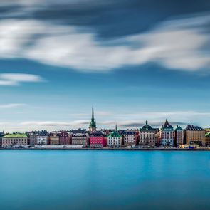 Γιατί η Σουηδία δεν εφαρμόζει περιοριστικά μέτρα για τον κορονοϊό