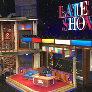 Ένα απόγευμα στο βραδινό show του Stephen Colbert