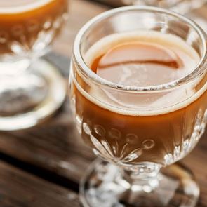 Το Gravy cocktail ακούγεται υπέροχο μέχρι να συνειδητοποιήσεις ότι πίνεις παγωμένο λίπος