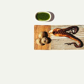 Το τηνιακό Thama του Δημήτρη Κατριβέση