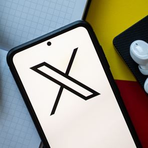 Το Χ παραπαίει μετά την εξαγορά από τον Elon Musk