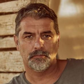 Όταν ο Βασίλης Μπισμπίκης πανηγύριζε το πρώτο ευρωπαϊκό του Παναθηναϊκού το 1996