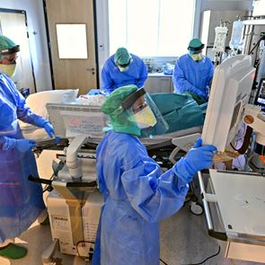 Τι ακριβώς προκαλεί ο κορονοιός στο ανθρώπινο σώμα