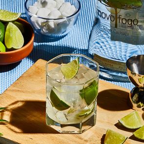 Η ιστορία και η συνταγή της Caipirinha