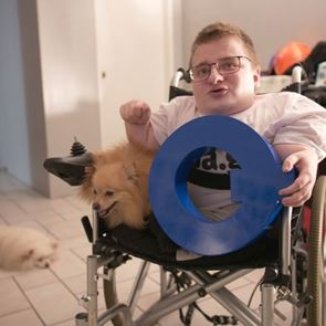 Αναζητώντας τον Q στη θεωρία συνωμοσίας QAnon