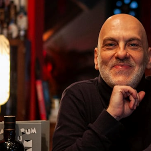 Θάνο Προυναρού, γιατί ο κόσμος αγαπάει τα μπαρ