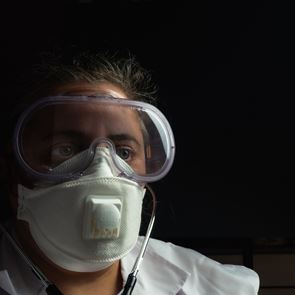 Στο τραπέζι νέα μέτρα για τον κορονοϊό