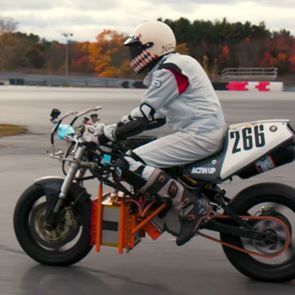 Η μοτοσικλέτα του μέλλοντος θα χρησιμοποιεί ένα επαναστατικό καύσιμο