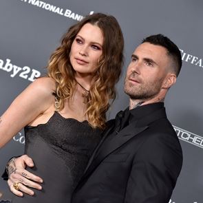 Τι λέει η Behati Prinsloo για την απιστία Levine