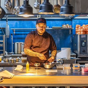 Όλοι μιλούν για το Ex Machina του Άνταμ Κοντοβά