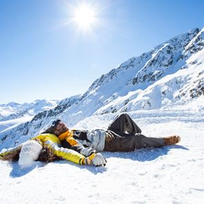 Ζεστός, άνετος και στιλάτος όχι μόνο σε χιονισμένες βουνοκορφές