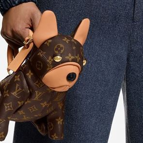 Tσάντα σκύλος και σκυλόσπιτο της Louis Vuitton κοστίζουν πολύ ακριβά